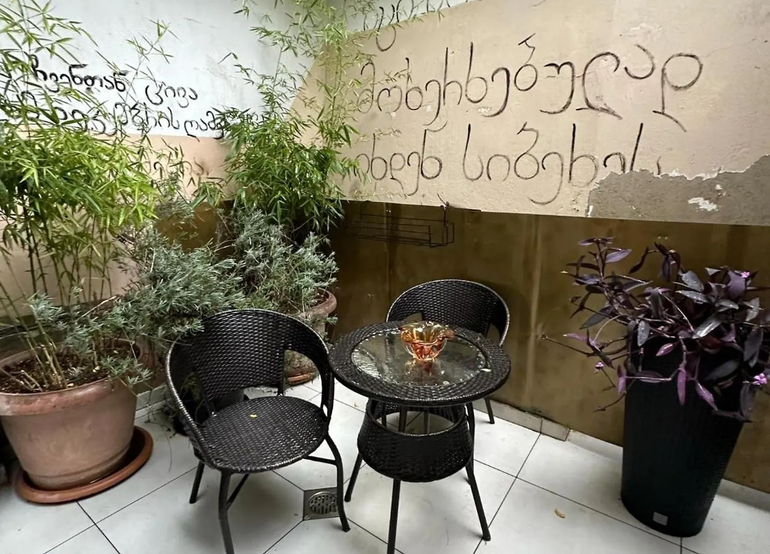 Magical Forest House In The Center Of Old City ティビリシ 0*,