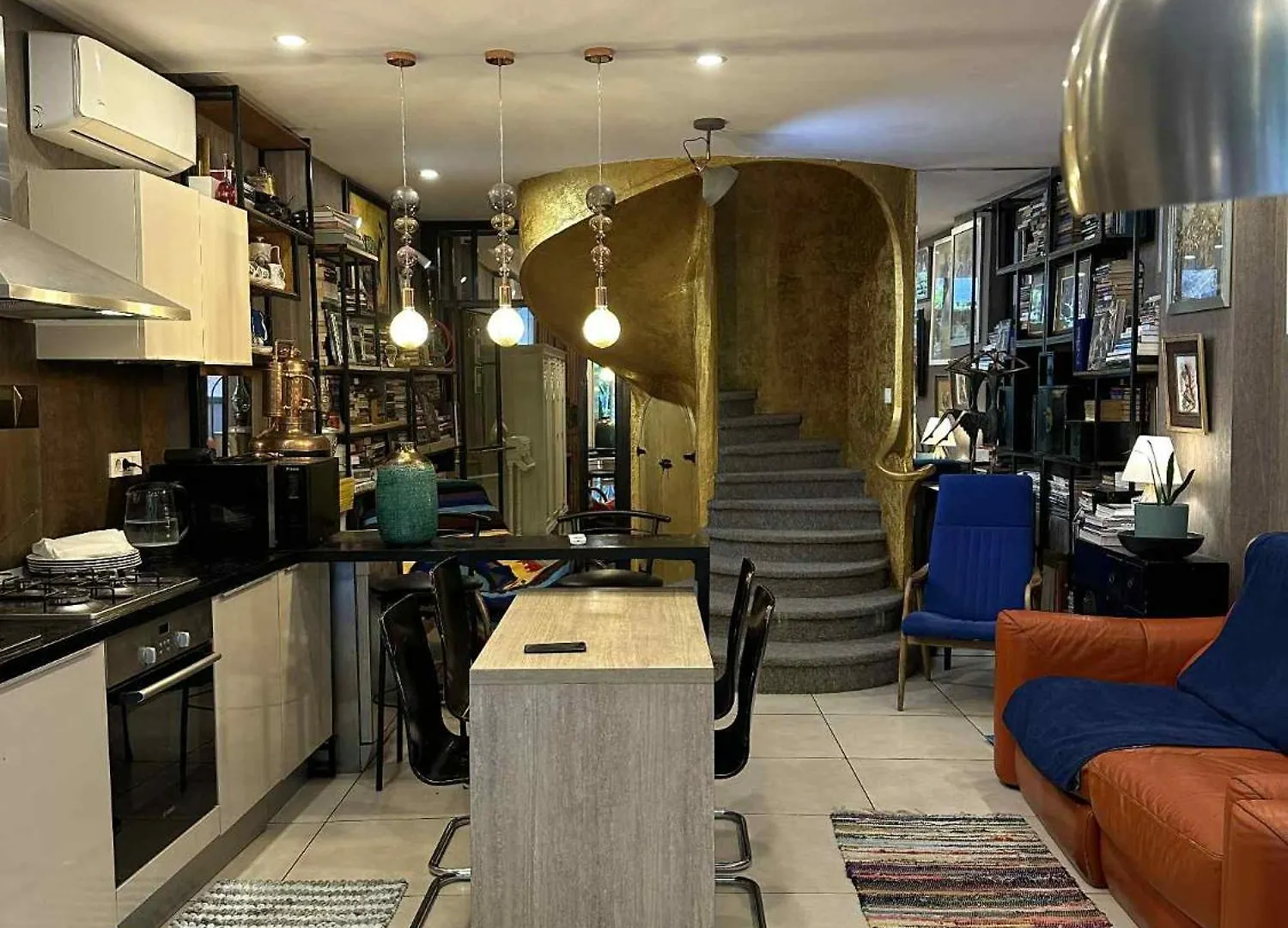 Magical Forest House In The Center Of Old City ティビリシ アパート