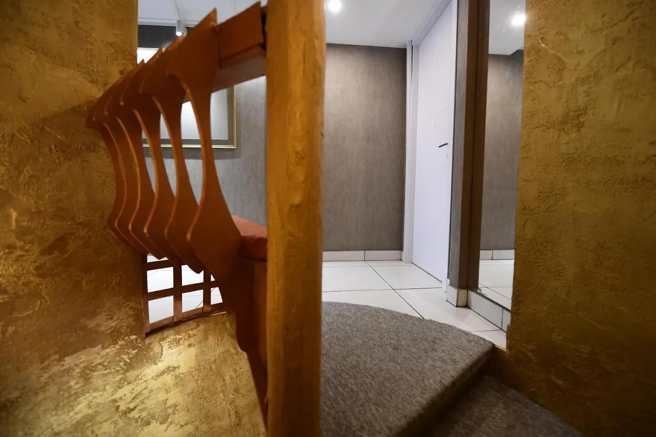 Apartment Magical Forest House In The Center Of Old City Tbilisi