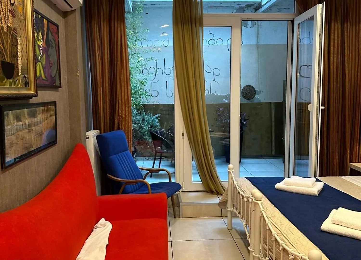 아파트 Magical Forest House In The Center Of Old City 트빌리시