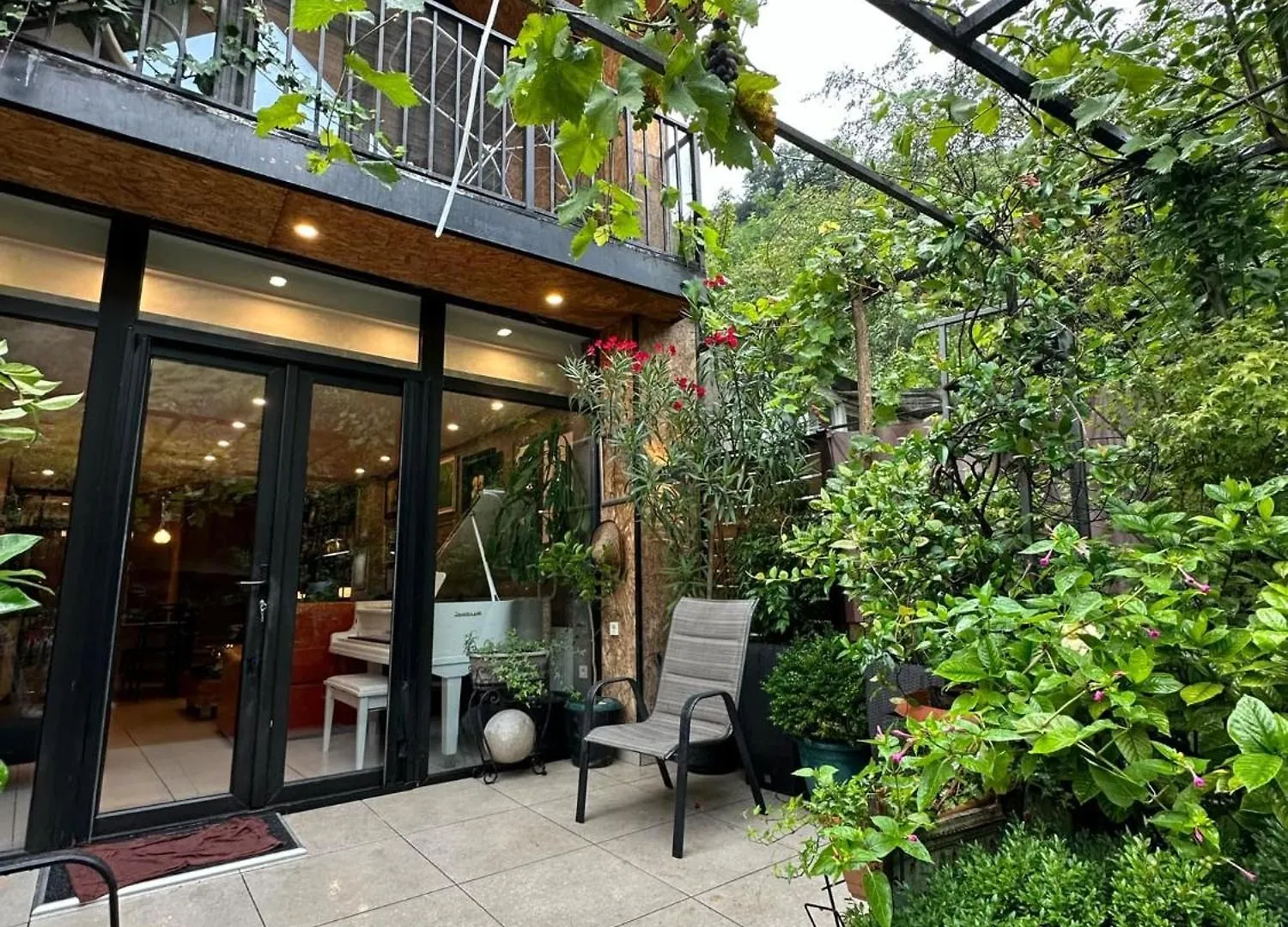 Magical Forest House In The Center Of Old City 트빌리시 0*,  조지아