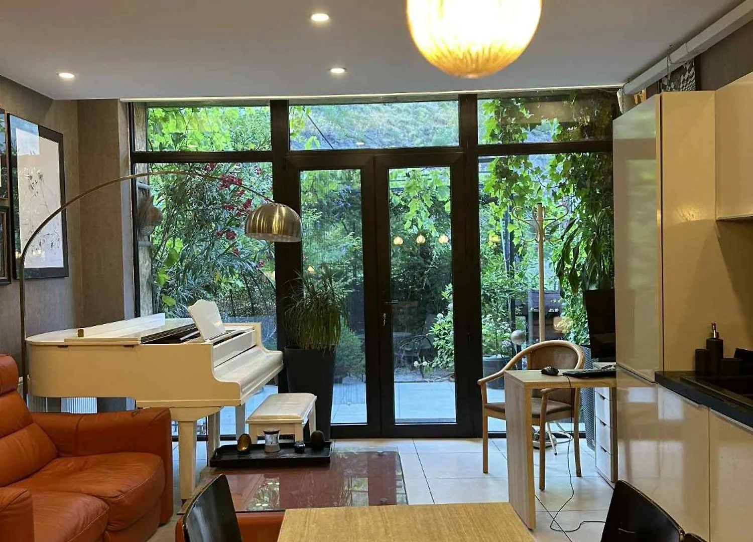 Magical Forest House In The Center Of Old City 트빌리시 0*,
